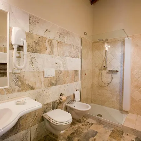 فندق مبيت وإفطار Castello Delle Serre 4*