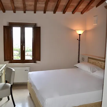 Castello Delle Serre 4* رابولانو تيرمي